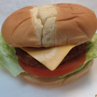 Honey Chicken Sandwich / Fries