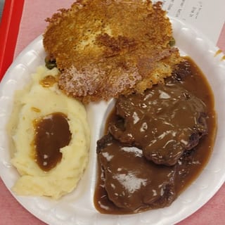 Hamburger Steak and Gravy Basket