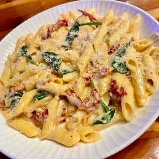 Sun-dried tomatoes pasta