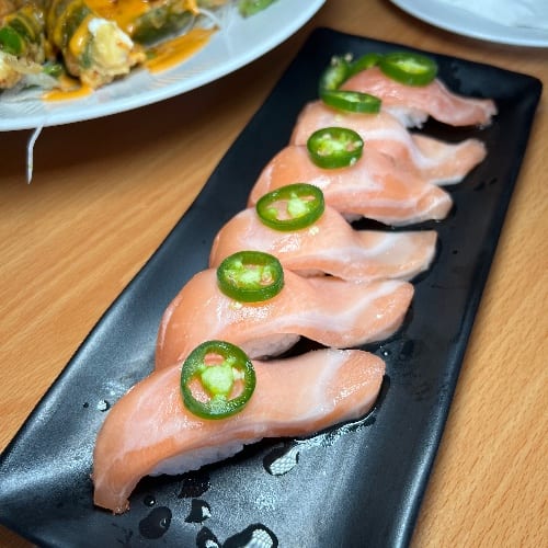 SALMON SASHIMI.