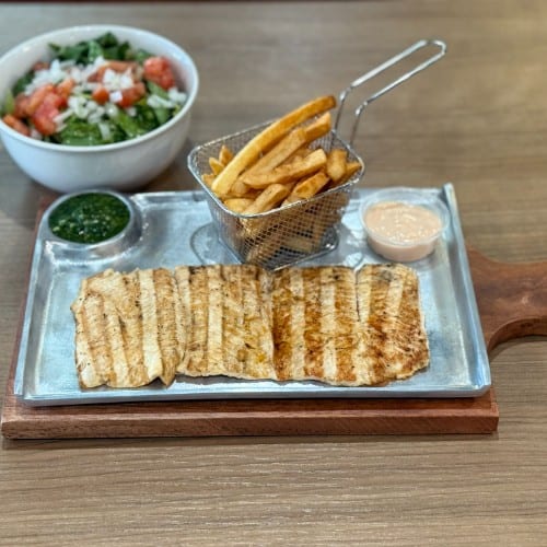 1/2 Lb Grilled Chicken Platter / 1/2 Lb Pollo a La Parrilla.