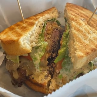 THEO’S - ROAST BEEF SANDWICH WITH PEPPERCORN HORSERADISH