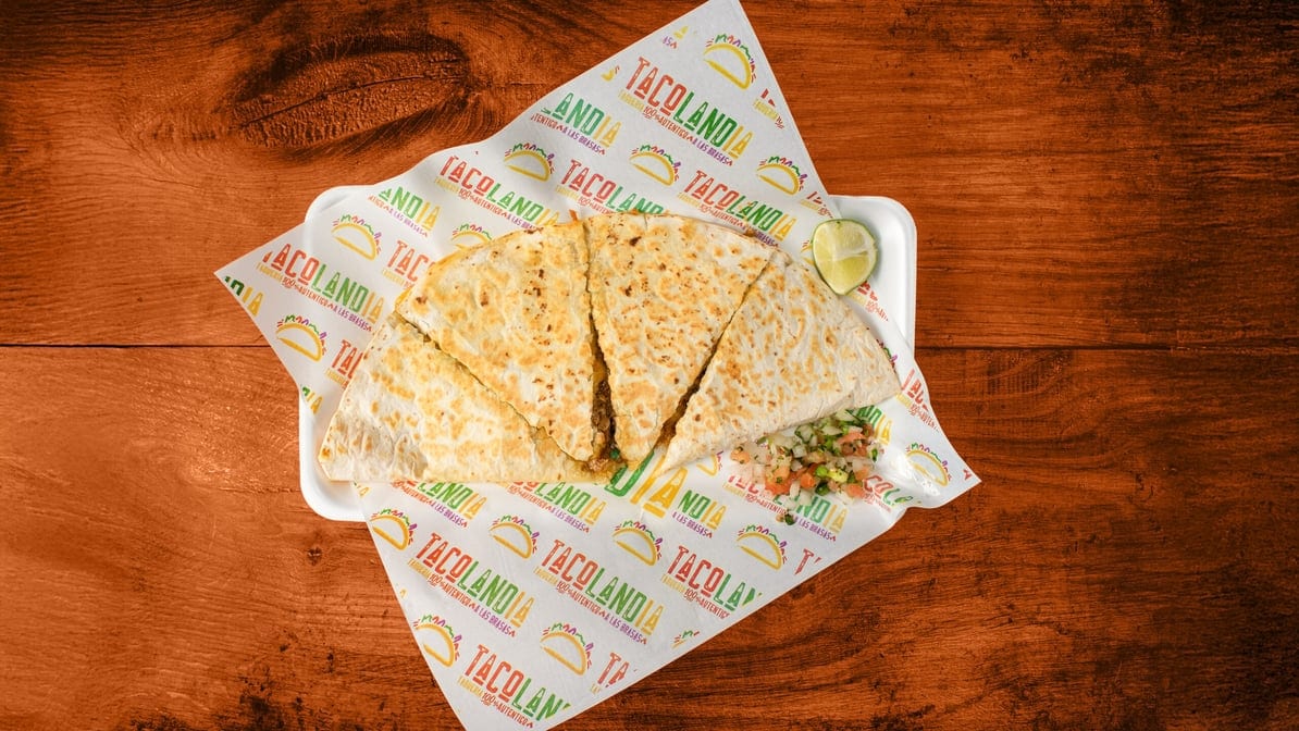 Quesadilla De Harina / Flour Quesadilla.