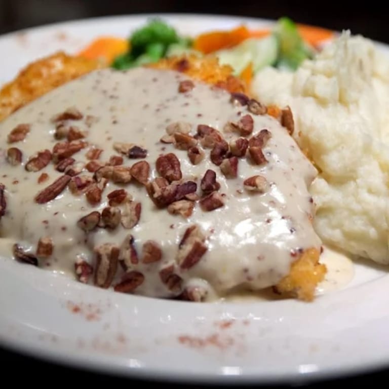 Indulge in Southern Charm: Chicken Savannah