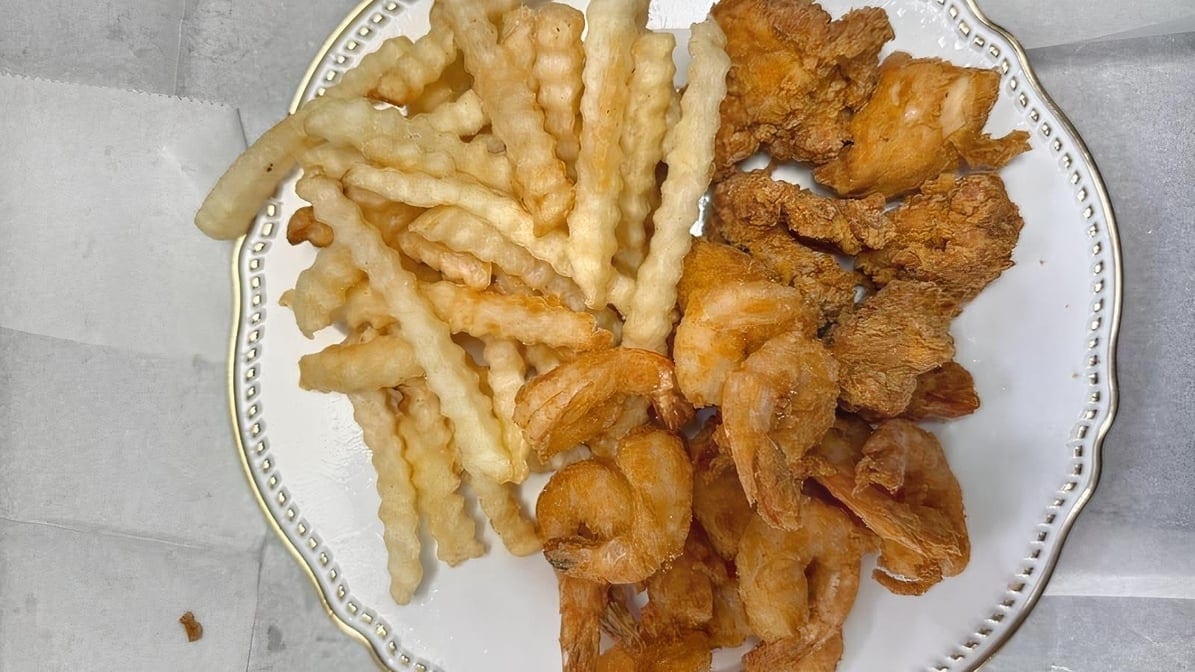 6 Pc Boneless Wings + 10 Shrimp.