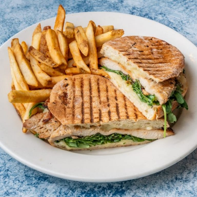 Convenient Takeout Options for American Diner Fare