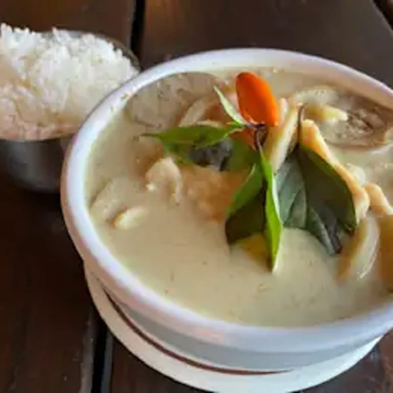 Crab Delights: Thai and Asian Fusion Favorites