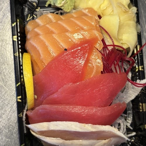Sashimi Combo W/ Miso (8pc).