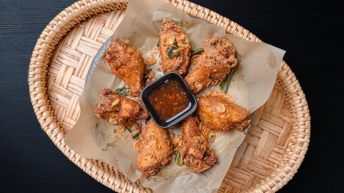 Lemongrass Chicken Wing ຈືນປີກໄກ່.