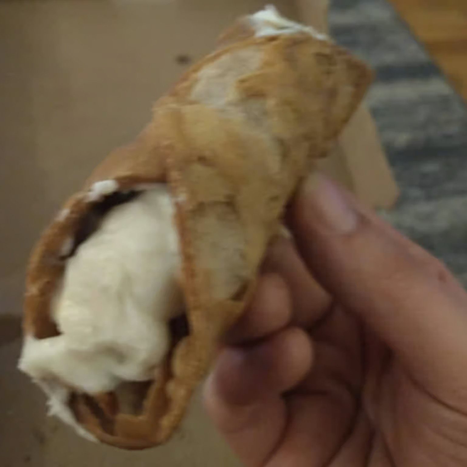 Cannoli.