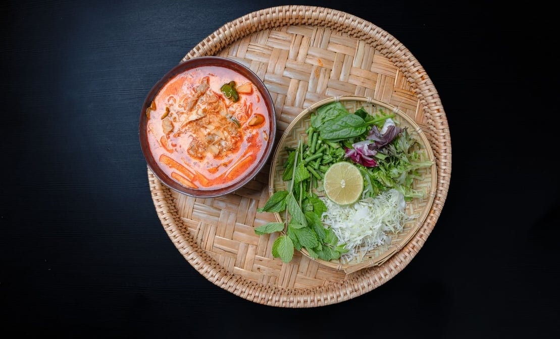 Ka Tee Chicken ເຂົ້າປຸນໄກ່.