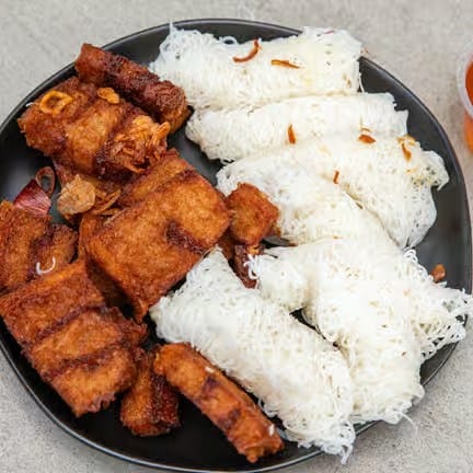 A16. Vietnamese Fine Vermicelli & Roasted Pork.