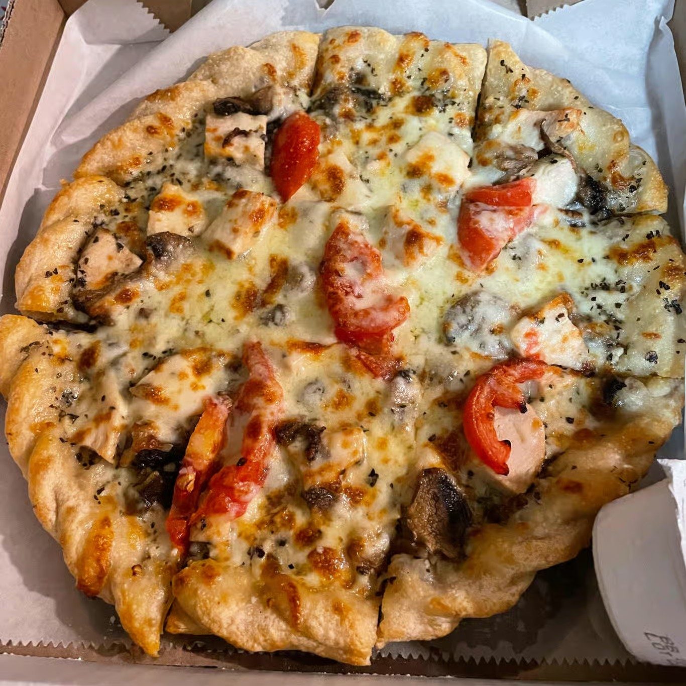 Tuscan Chicken Pizza (X-Large 18").