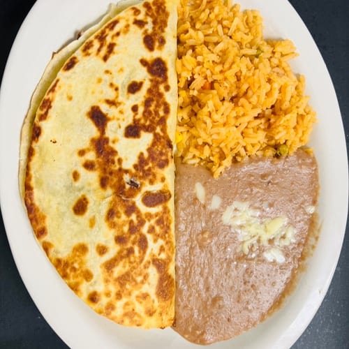 (L) Quesadilla Suprema.
