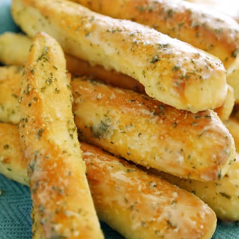 Breadsticks with Marinara (6).