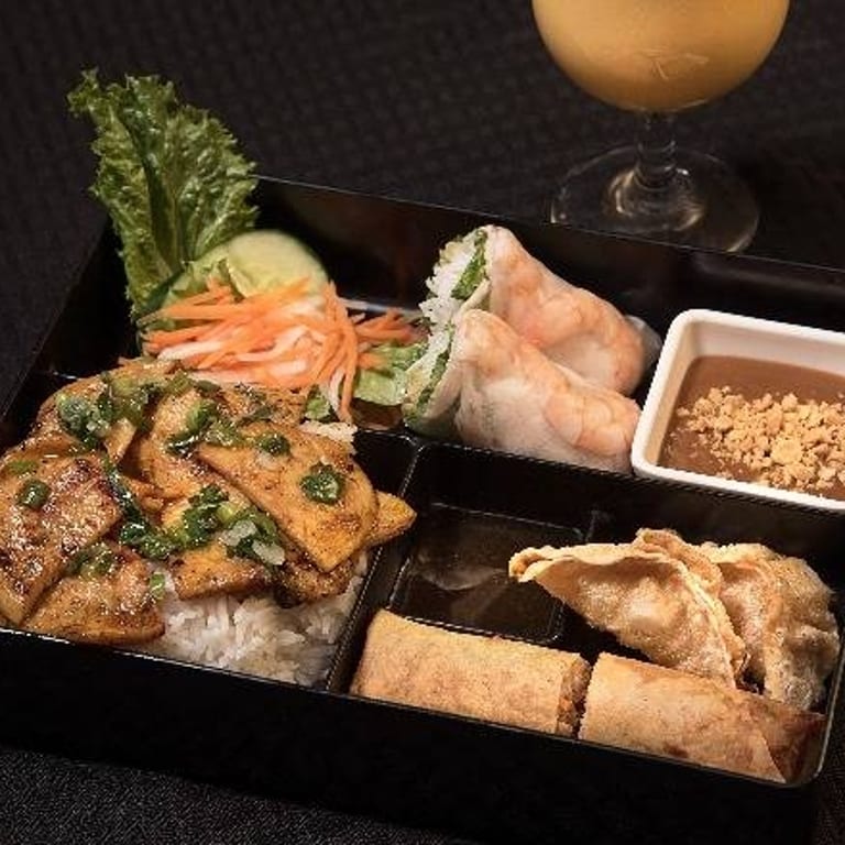 Delicious Rice Noodle Dishes at Our Vietnamese Restaurant