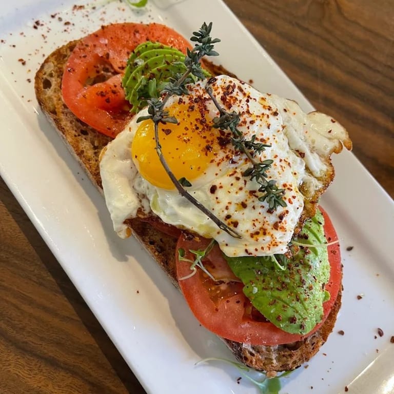 From Morning Light to Midday Bites