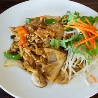N4. *Pad Kee Mao* (Drunken Noodles)