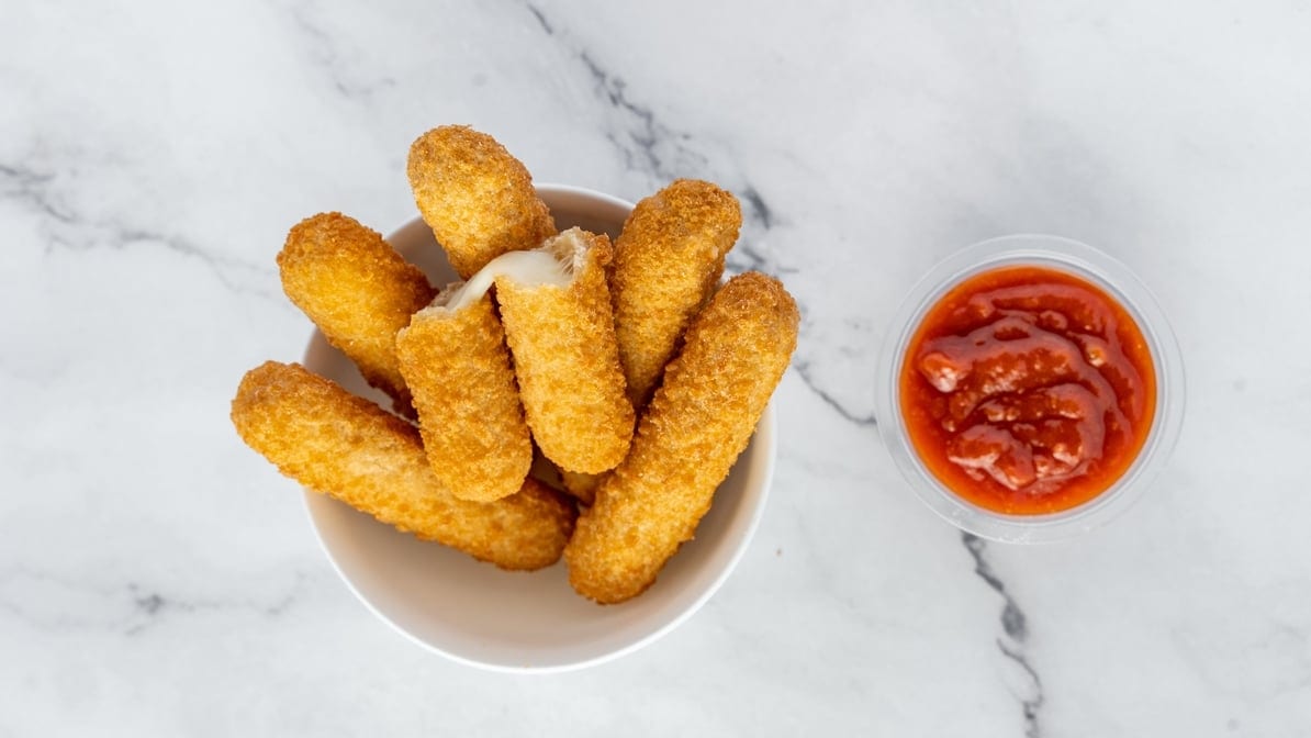 Mozzarela Sticks.