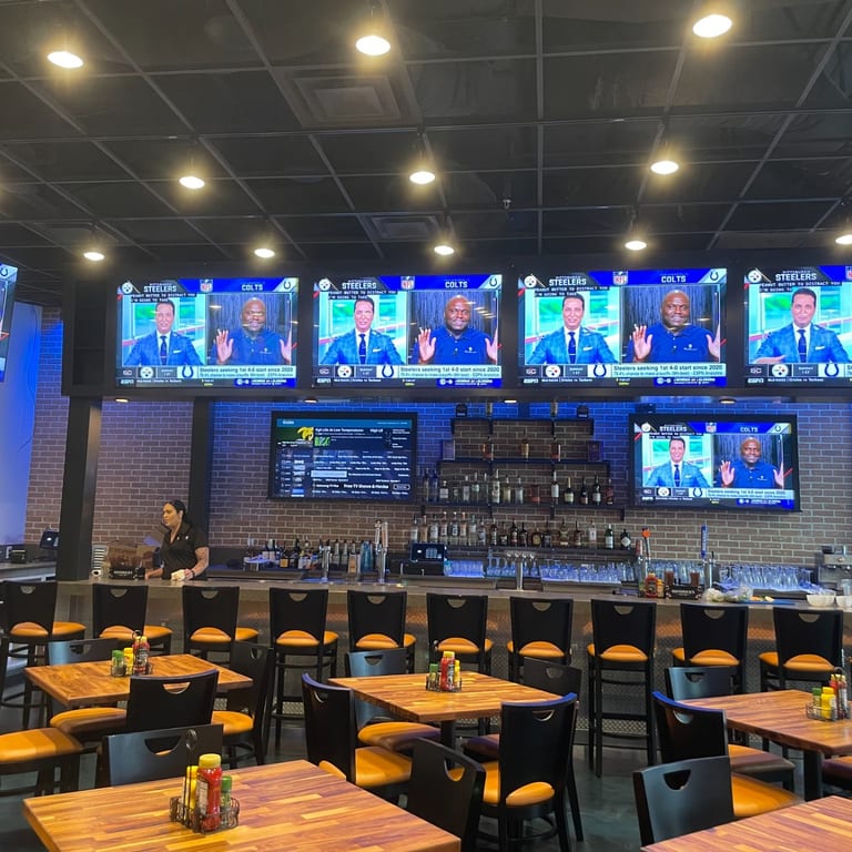 Big Screens, Bigger Flavor, Best Vibes