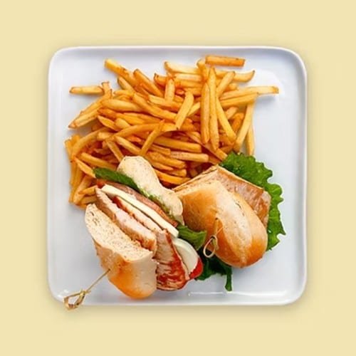 Chicken Sandwich - Pechuga Sandwich.