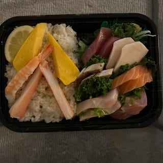 Chirashi Sushi Entrée