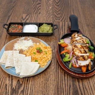 Fajitas Tradicionales - Grilled Chicken