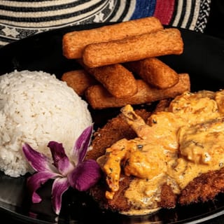 Tilapia en Salsa de Camarones