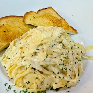 Fettuccine Alfredo