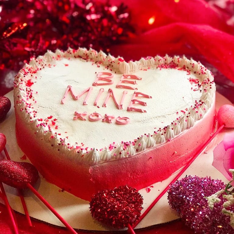 Fill Out Our Online Cake Form or Give Us a Call!