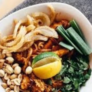pad thai (lunch)