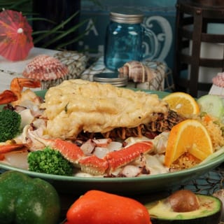 E. Cola de Langosta en Salsa de Queso / E. Lobster Tail in Cheese Sauce