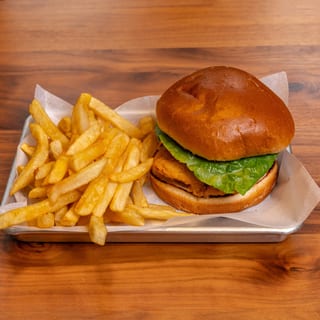 FRIED CHICKEN SANDWICH WITH FRIES