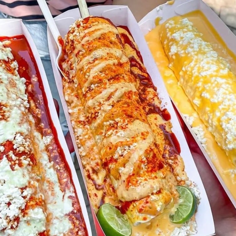 Elote Con Chamoy y Tajin.
