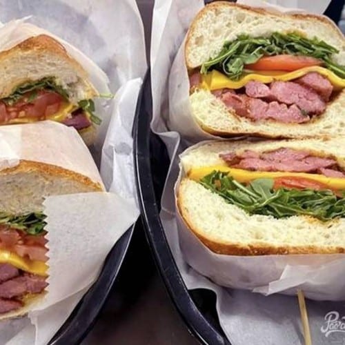 Pao Com Linguiça - Grilled Sausage Sandwich.