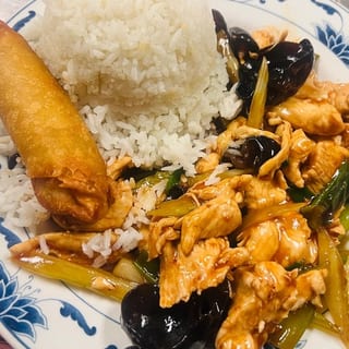 5. Chicken with Garlic Sauce (Dinner Special)