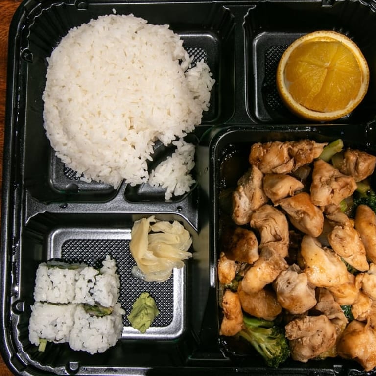 Nigiri: Fresh Japanese Sushi Delights