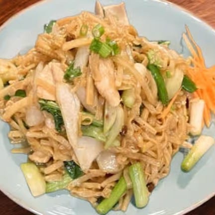 Pad Egg Noodle.