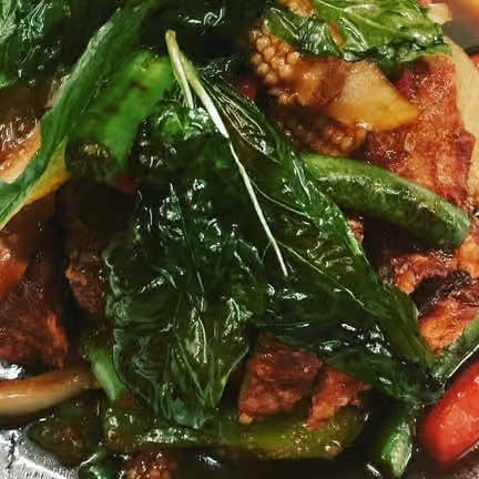 Spicy Basil Crispy Duck Lunch.