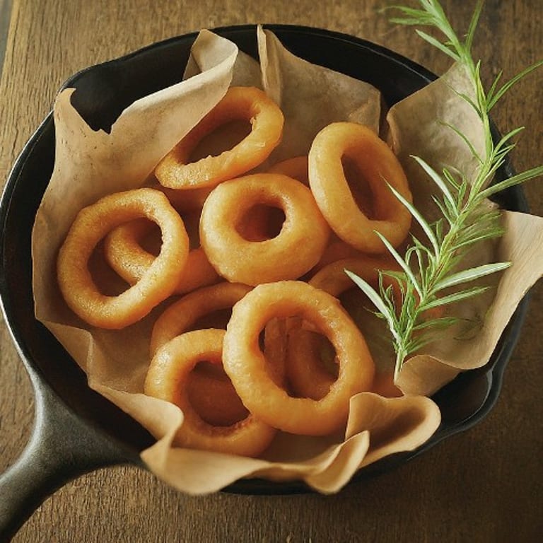 Crunchy Onion Rings: A Tasty Side Option