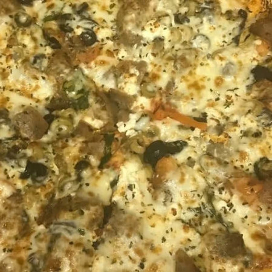 Villa Roma Veggie Pizza.