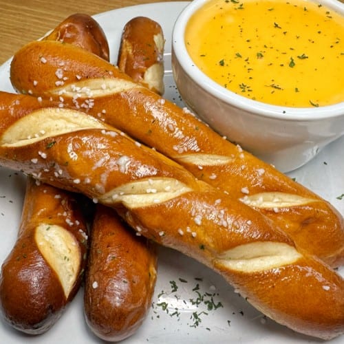 (4) Soft Pretzels & Beer Cheese.