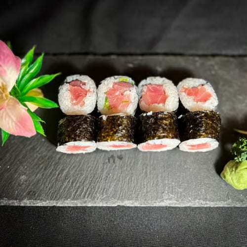 Tuna roll.