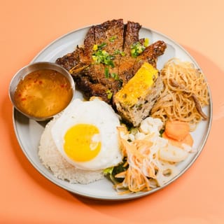 1. Cơm Tấm Sườn Bì Chả Trứng