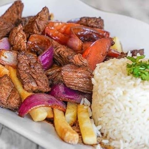 Lomo Saltado.