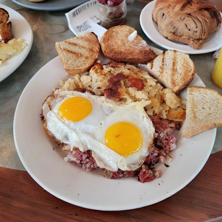 Fresh, Homemade Meals Served 24/7 