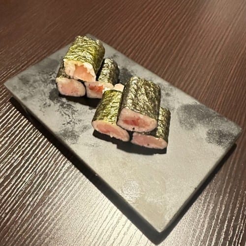 Yellowtail Roll🐟.