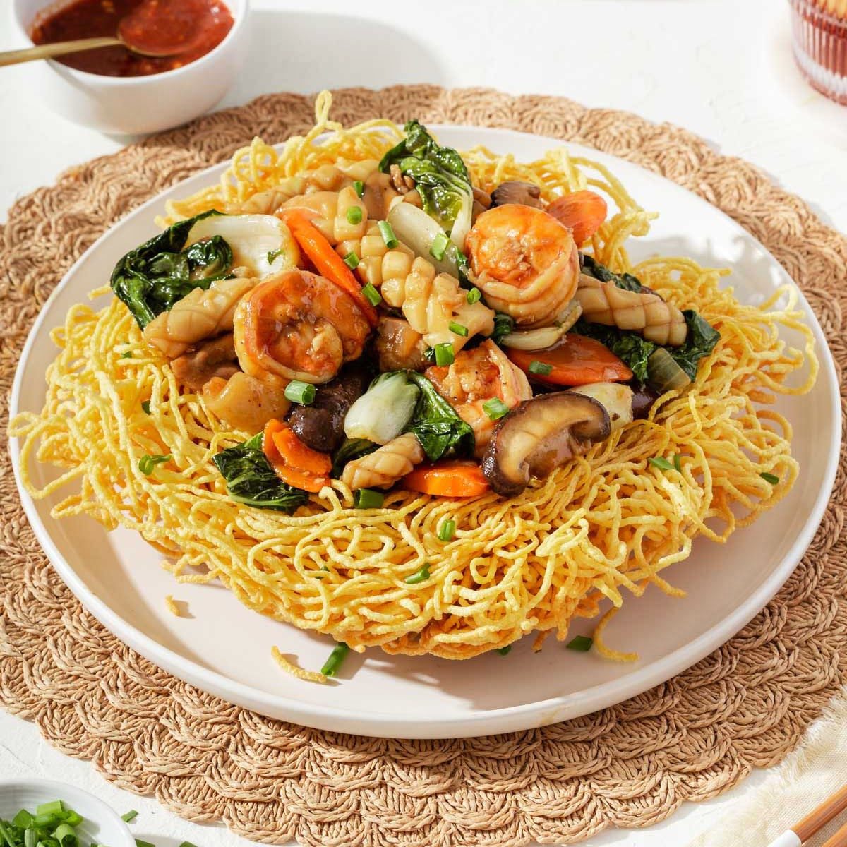 T8. Shrimp Fried Egg Noodle w/ Veggies (MXD Tom).