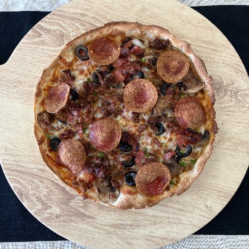 Supreme Royale Pizza.