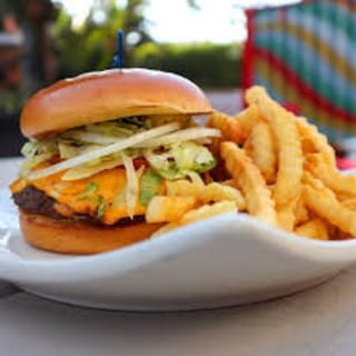 Cheeseburger Deluxe (8 Oz.)